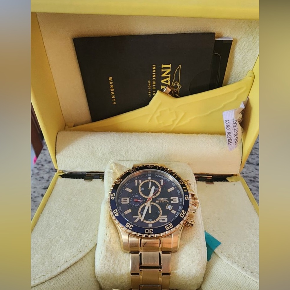 Invicta Specialty Men’s watch. Like new. Need Battery.